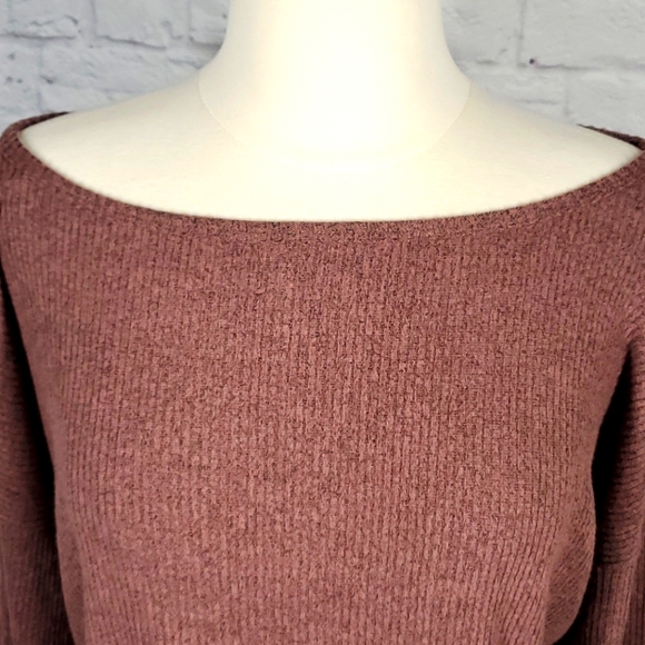 Sydne Summer Crop Lightweight Sweater - Picture 4 of 12